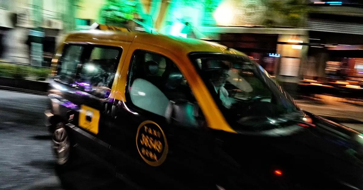 Además de colectivos, buscan sumar taxis y remises híbridos y eléctricos al mudanza público de la Ciudad