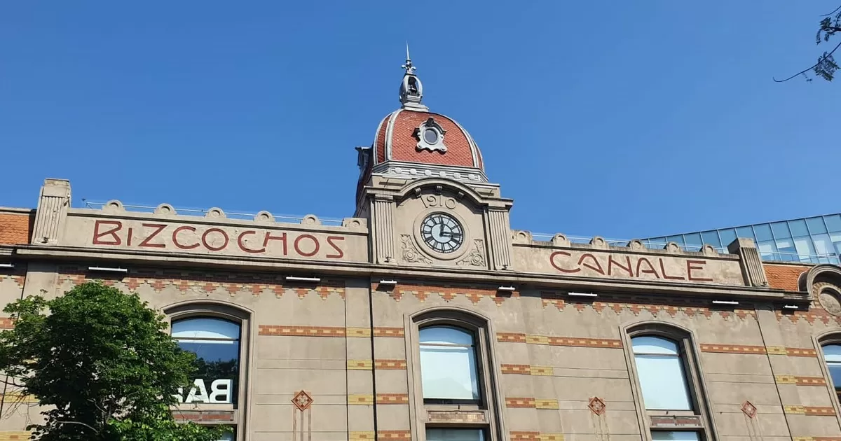 Los edificios icónicos de la Ciudad, sus secretos y la “cazadora” de historias que los llevó hasta la imprenta del Congreso