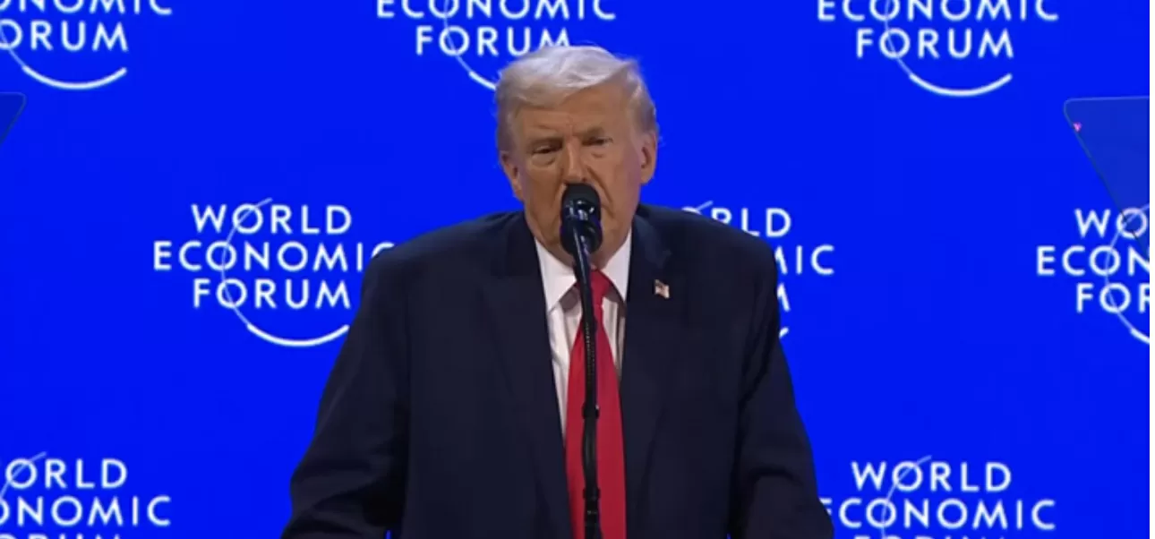 Trump arremete contra Europa en Davos e insiste en amenazas por Groenlandia