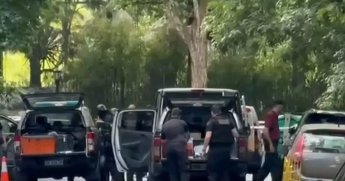Operativo policial y revuelo en Palermo: encontraron un torpedo de artillería en plena calle