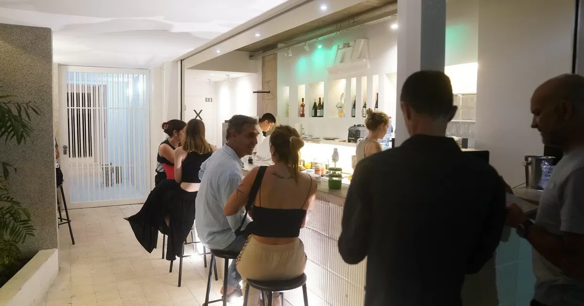 El inédito bar que abrieron en un edificio de Saavedra