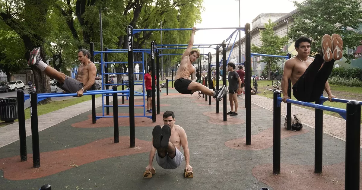 El deporte urbano que adicción gente en plazas y parques de la Ciudad y le da pelea al running