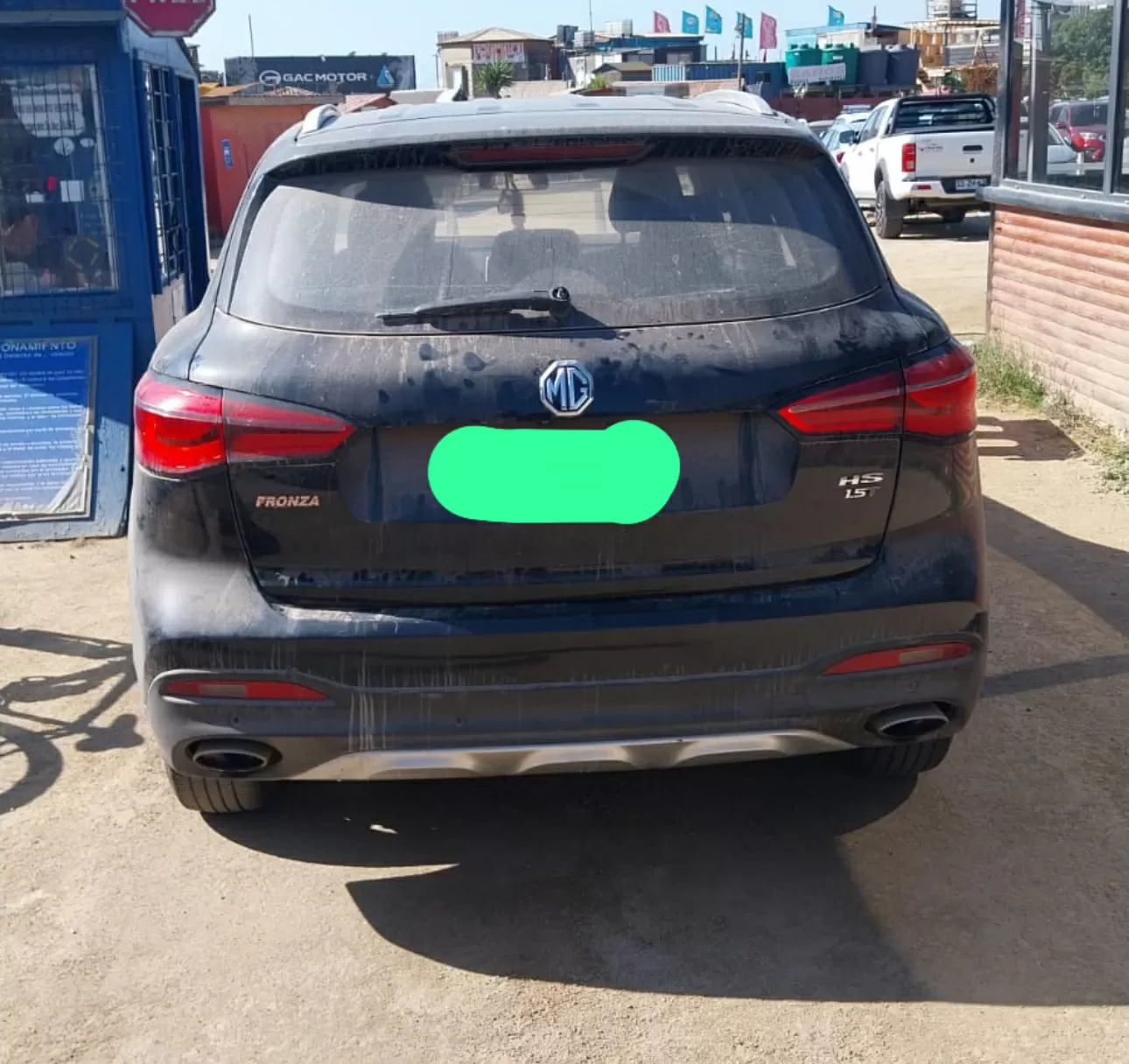 madama provocó caos tras dejar abandonado su auto bloqueando acceso a costa La Boca de Concón y poniendo en riesgo a miles de personas