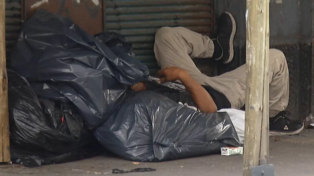 Vecinos y comerciantes de Ciudad Vieja piden intervención de autoridades ante incremento de personas en situación de calle