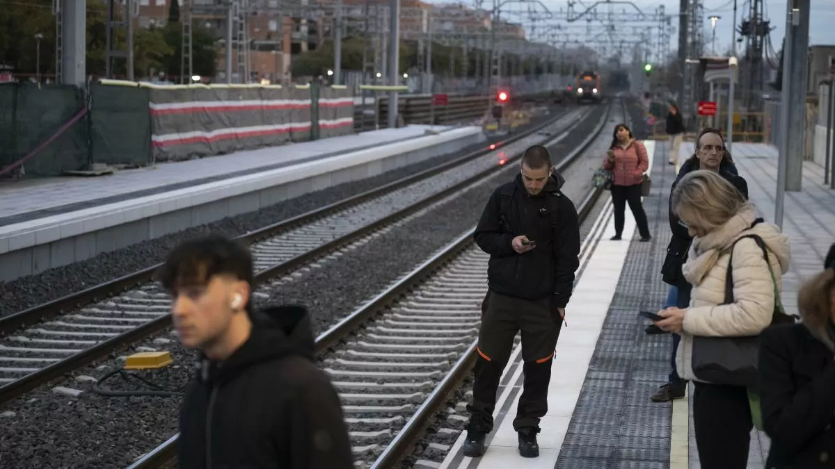 Trenes que rompen vidas a diario