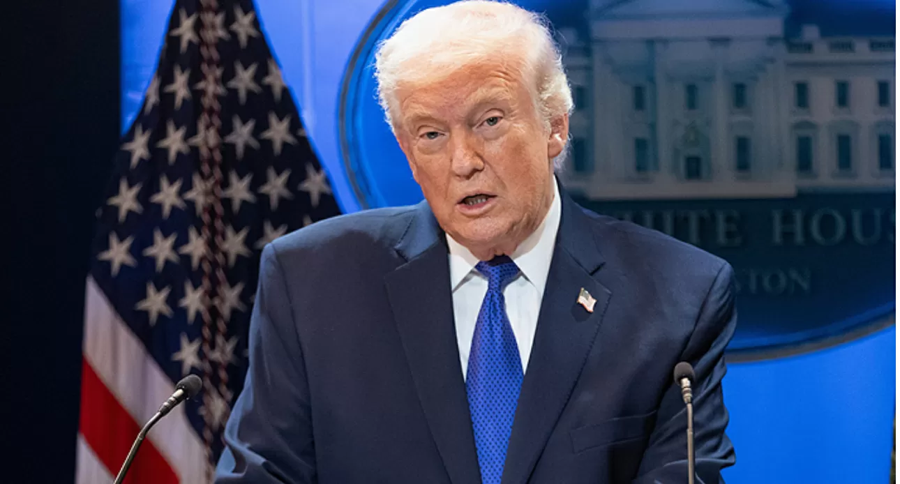 Trump sube a 15% arancel global tras decisión de la corte suprema