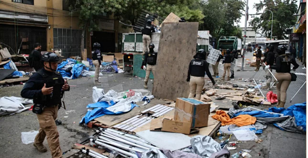 Barricadas y enfrentamientos tras operativo de despeje en barrio Meiggs