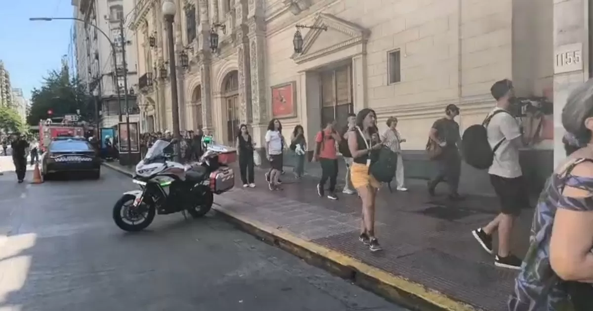 Casi 150 evacuados por un temblor en el piso 10 de un anexo del auditorium Cervantes
