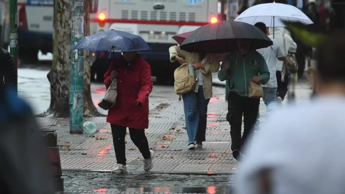 Meteorología actualizó la advertencia por tormentas puntualmente fuertes y lluvias abundantes; rige aun la hora 17.30