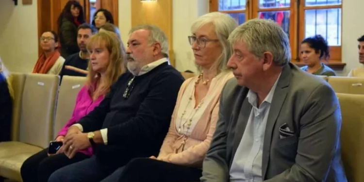 Cortés participó del argumento de asunción de la concejal Laura Totonelli