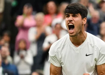 Alcaraz sufre de más en Wimbledon