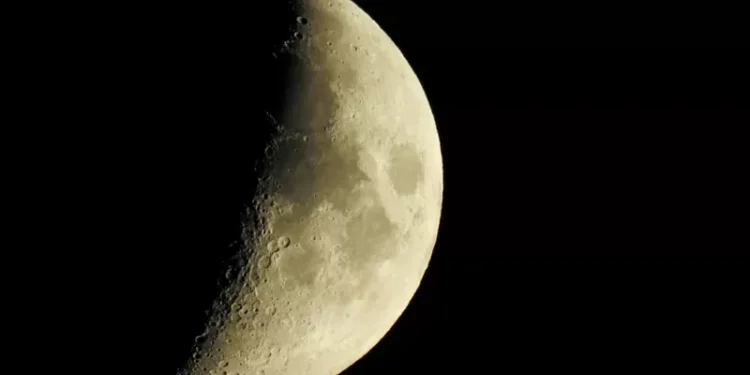 China hace historia en la Luna al encontrar agua en circunstancias imposibles