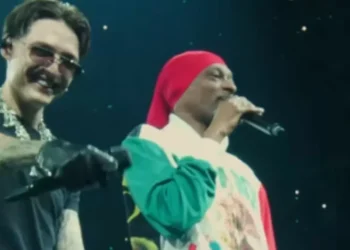 Peso Pluma invitó a Snoop Dogg a concierto en California; así cantaron