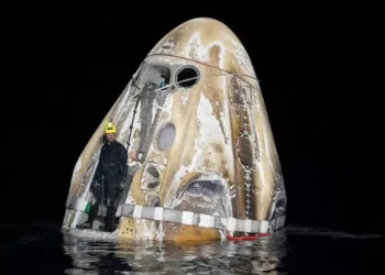 Uno de los astronautas de la nansa que volvieron del espacio fue hospitalizado tras pasar ocho meses en la EEI