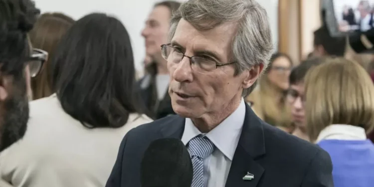 Gatti: “los aumentos no pueden comprometer el equilibrio de la Provincia”