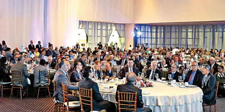 Celebran el liderazgo de miles de médicos; “somos un referente de estatura”