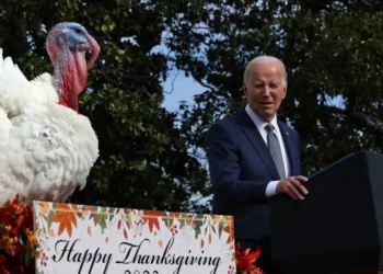 Demócratas piden que se cancele el Thanksgiving por el auge de Trump
