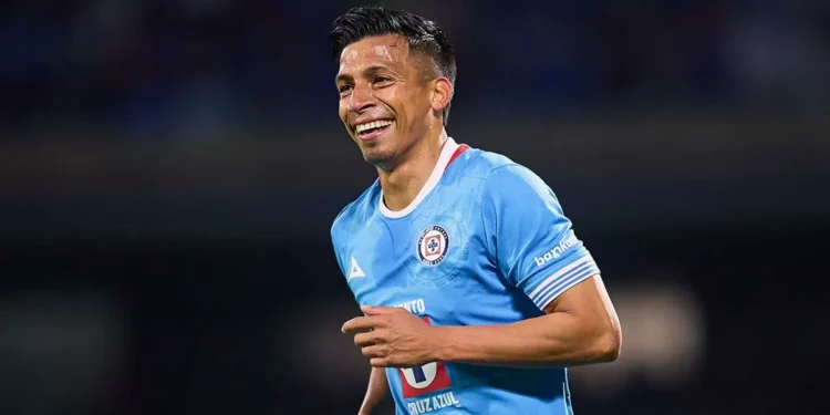 Ángel Sepúlveda renueva su contrato con Cruz Azul