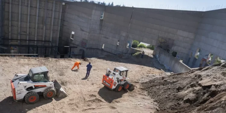 Cortés apunta a rasgar el Centro de Convenciones y el Natatorio Municipal para 2026