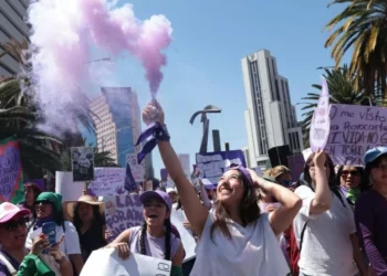 Más de 200 mil mujeres asistieron a la marcha del 8M en la CDMX; hubo saldo albar