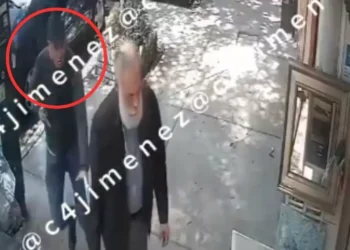 cinta: Asaltan y golpean a abuelito en la Condesa, CDMX a plena luz del día