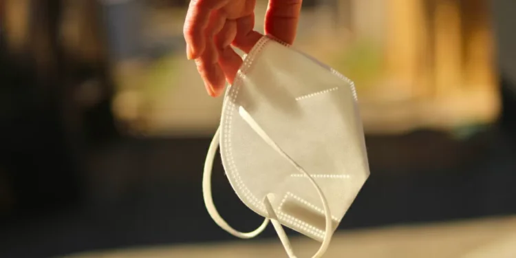 Comienza uso obligatorio de mascarillas en servicios de urgencia