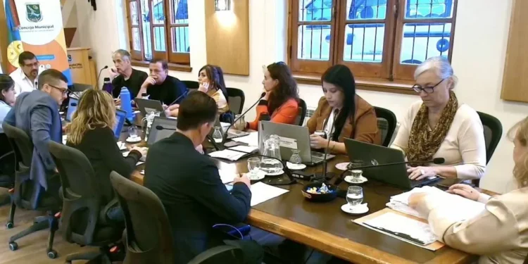 Concejales de la oposición exigieron anular millonario convenio extrajudicial del municipio