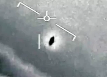 Piloto enfrentó una nave ama sobre Alaska, y la CIA silenció el caso por 30 años