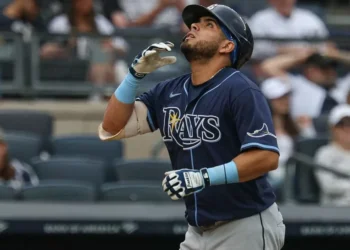 Jonathan Aranda brilla en victoria de Rays sobre Yankees