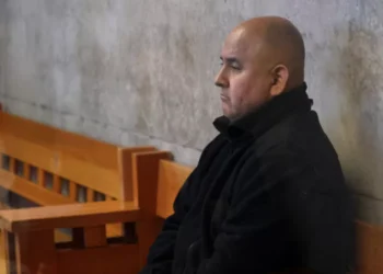 Amplían detención hasta el miércoles para sabueso municipal de La Reina que mató a motorista