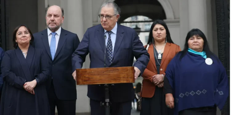 Presidente Gabriel Boric recibió informe de Comisión para la Paz