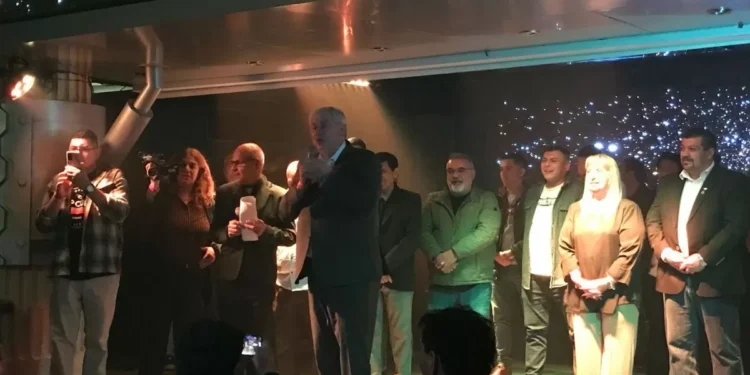 Cortés: “Al que no tome familia de Bariloche le voy a cerrar el negocio”