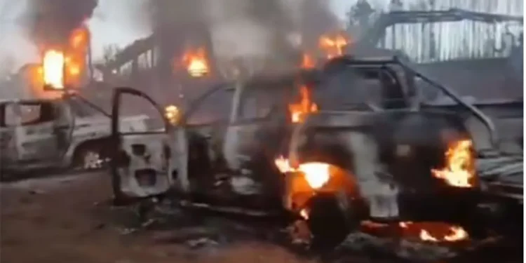 Queman cuatro camiones y maniataron a trabajador en un nuevo golpe incendiario en Collipulli