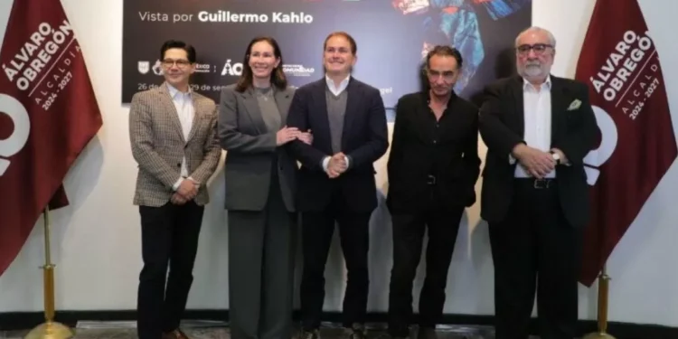 Inauguran expo fotográfica de objetos de Frida Kahlo en Álvaro Obregón