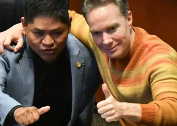 Erasmo Catarino, excantante de La Academia, injuria como senador de la República