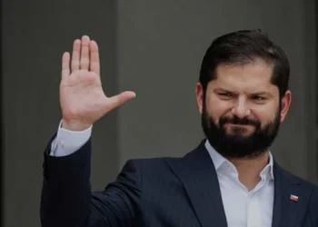 Presidente Gabriel Boric condena atentado contra precandidato colombiano Miguel Uribe