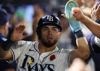 Jonathan Aranda es fundamental en victoria de Rays sobre Marlins
