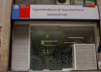 Suseso anuncia investigación por viajes durante licencias médicas en el zona privado