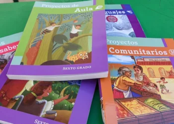PRI pide corregir errores en los libros de la SEP