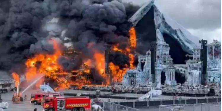 Fuego arrasa con escenario principal de Tomorrowland en Bélgica