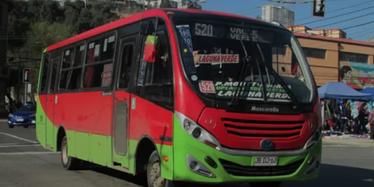 Vecinos de Laguna Verde molestos por quedar sin fondos para transporte rural