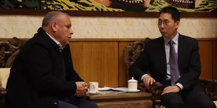 director Regional de Valparaíso se reunió con embajador de China para concretar acuerdo de cooperación turística