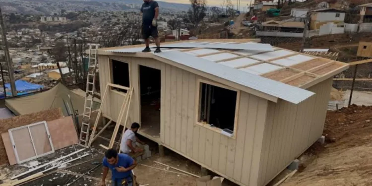 Minvu habría rechazado subasta de 1.800 viviendas «listas» para damnificados del megaincendio en 2024