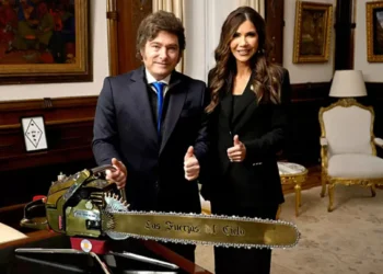 Milei firma acuerdo con el junta de Trump para que Argentina vuelva al programa Visa Waiver