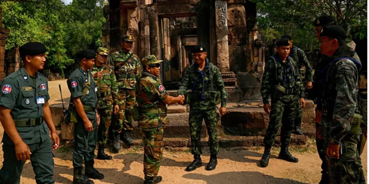Soldados de Camboya y Tailandia se enfrentan a disparos en zona fronteriza