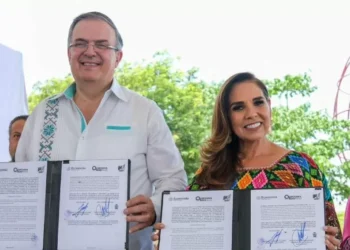 Mara Lezama y Marcelo Ebrard firman primer Polo de expansión Económico para el Bienestar en Chetumal
