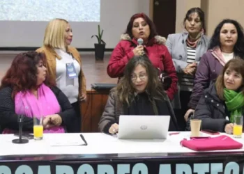 Pescadores artesanales acuerdan formar Confederación Nacional para enfrentar leyes de pesca