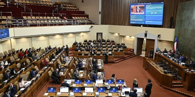 Cámara de Diputados vota esquema que pone fin al CAE y crea un nuevo sistema