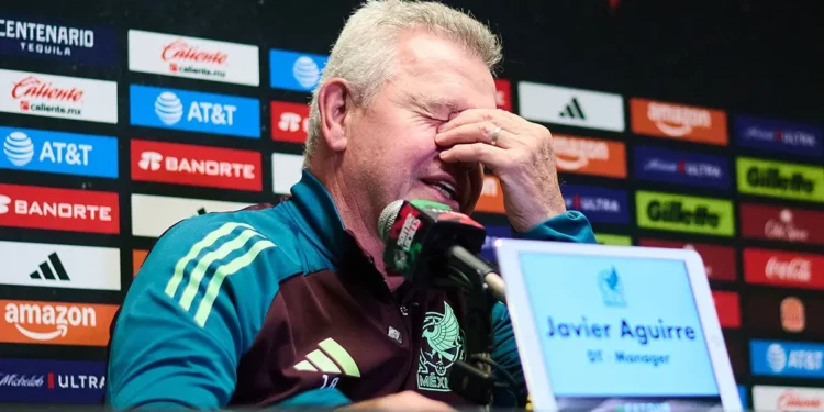 Microciclo de Javier Aguirre sufre su primera baja