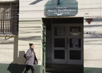 700 alumnos quedarían sin sede por grave crisis de universidad María Auxiliadora en Viña